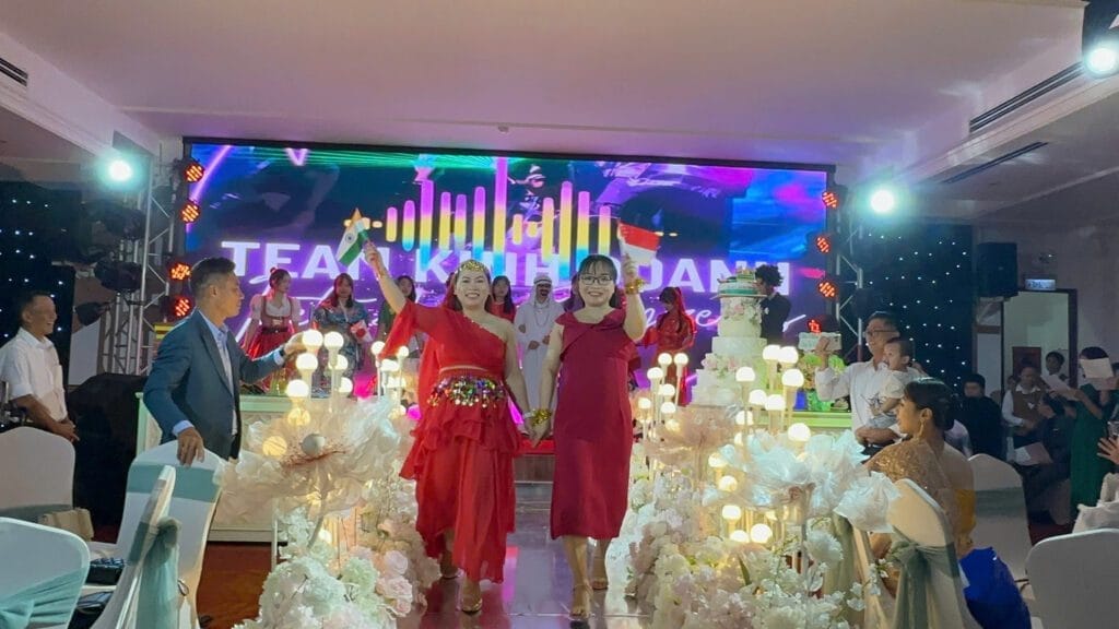 team-kinh-doanh-bieu-dien-thoi-trang9 Trình diễn thời trang