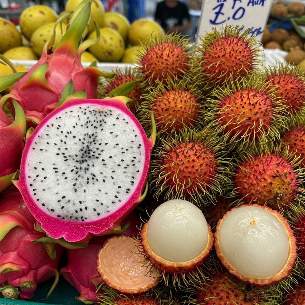 Thanh long, chôm chôm, vải thiều Việt Nam bán chạy tại siêu thị Úc"

